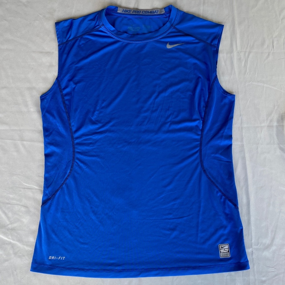 🌴 3 for $17! Nike Pro Combat shirt
